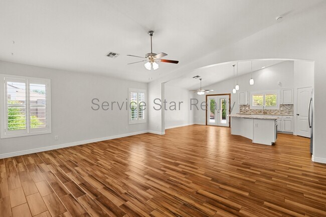 Building Photo - 17519 W Columbine Dr