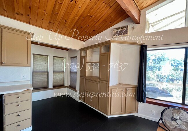 Building Photo - Spacious 3 Bedroom with Solar in Poker Fla...