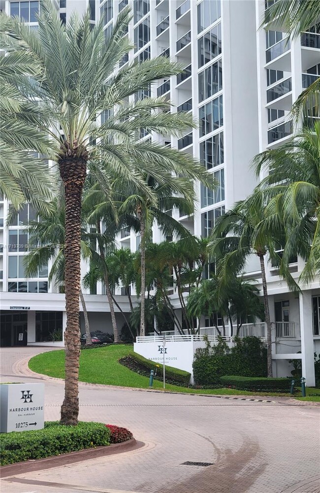 Foto del edificio - 10275 Collins Ave