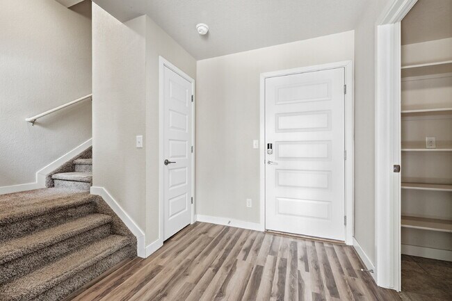 Building Photo - $2,495.95, Two Bedroom, 2.5 bathroom Townhome in Broomfield