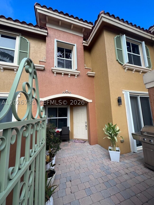 Building Photo - 943 SW 143rd Terrace