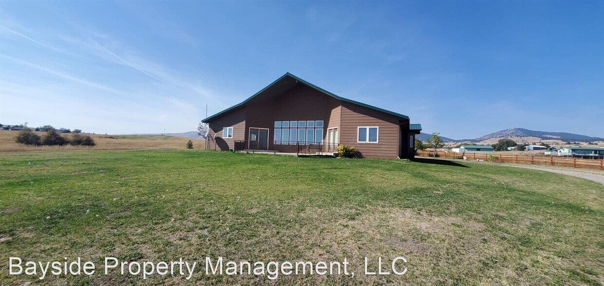 3 br, 2.5 bath House 33619 Lariat Lane House Rental in Polson, MT