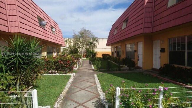 Foto del edificio - 2600 NW 52nd Ave