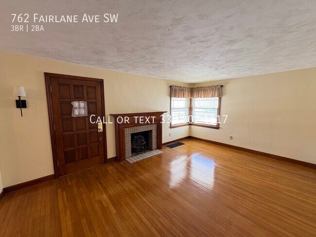 Building Photo - Three bedroom two bathroom home for rent