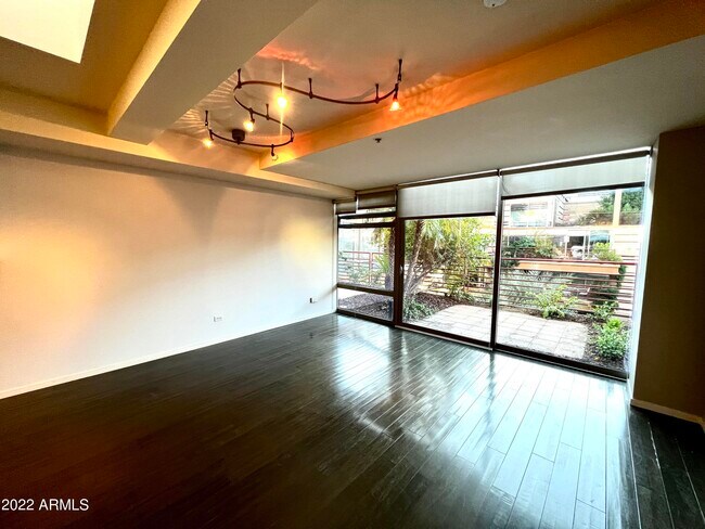 Building Photo - 7147 E Rancho Vista Dr