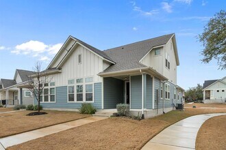 Building Photo - 305 Bolivar Wy