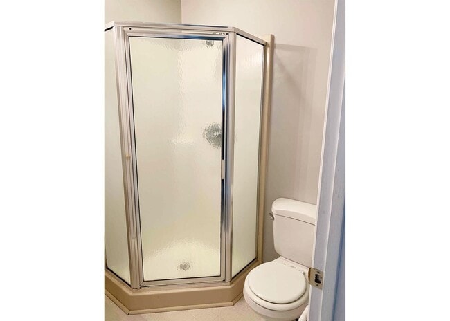 Building Photo - 3227 Bishop St