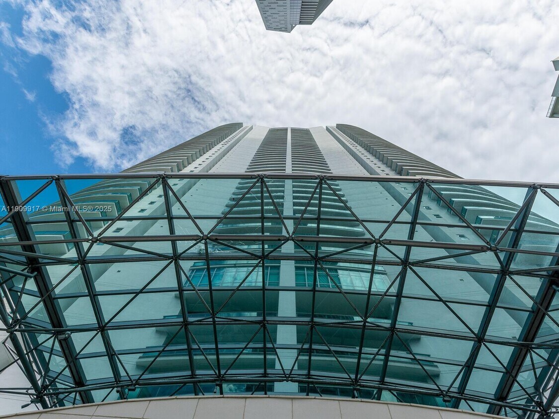 Foto principal - 1331 Brickell Bay Dr