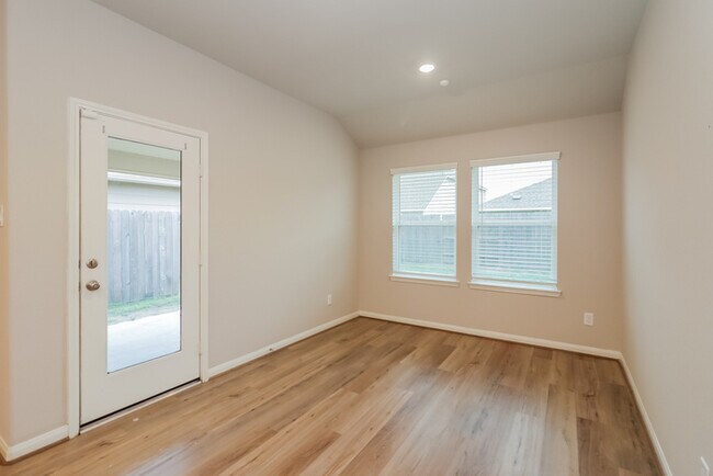 Foto del edificio - 1022 Modesto Dr