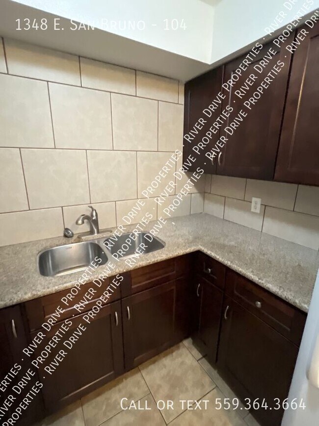 Building Photo - Fresno-Remodeled Two Bedroom