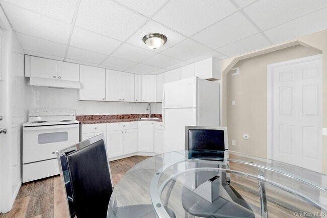 Foto del edificio - 2129 Julia Goldbach Ave