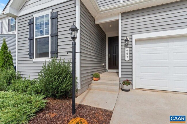 Foto del edificio - 407 Meadows Dr