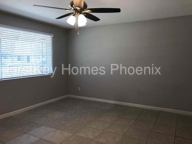Foto del edificio - 1233 W 16th St