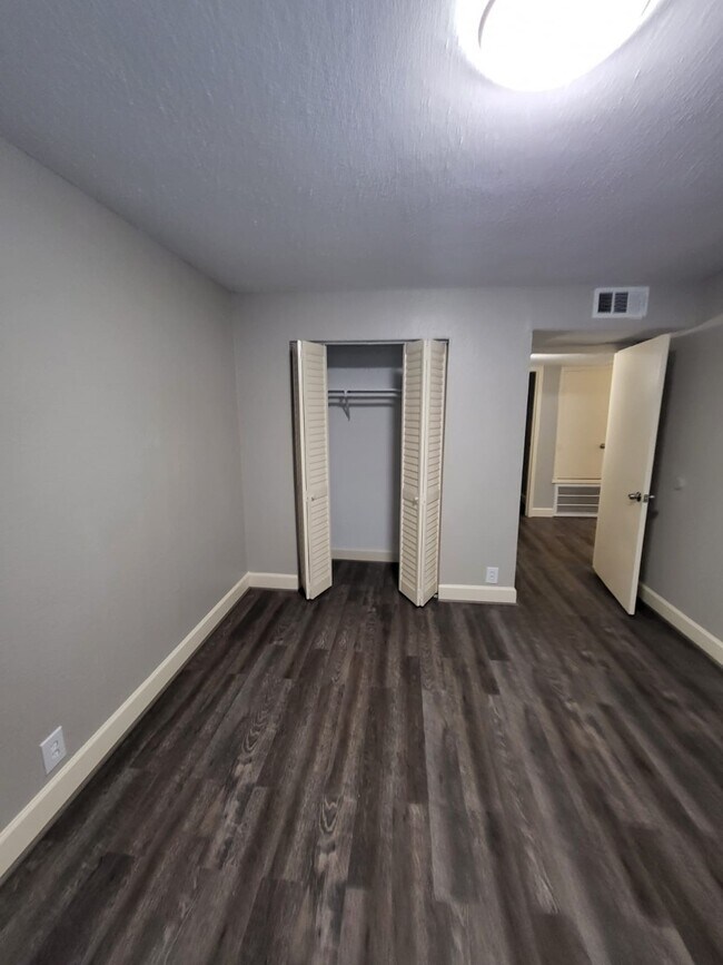 Foto del edificio - 11002 Hammerly Blvd