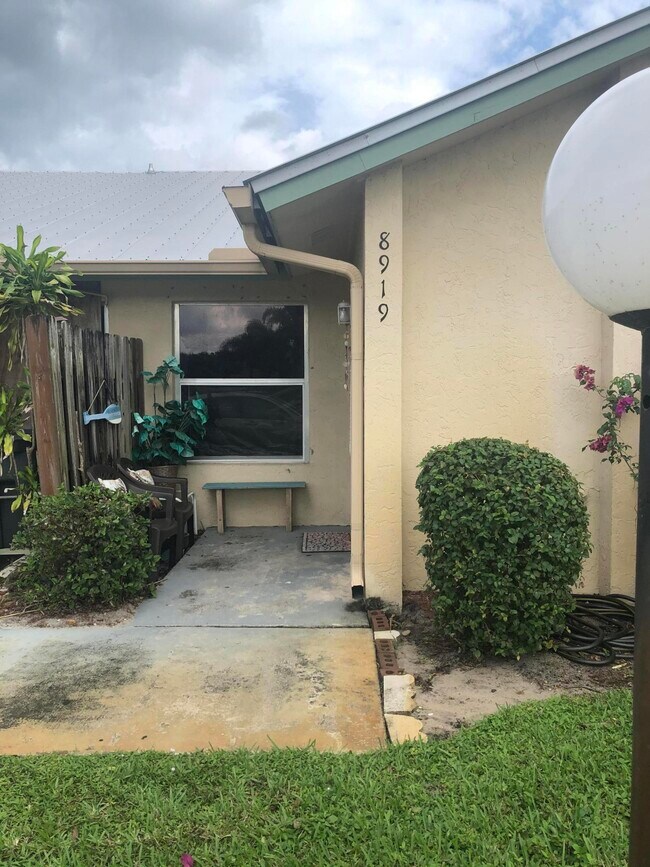 Building Photo - 8919 SE Hobe Ridge Ave