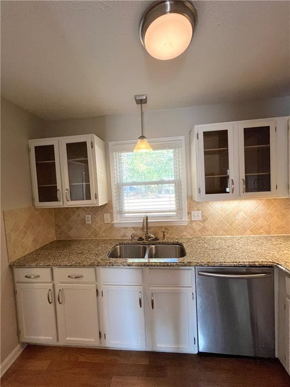 Building Photo - 585 Wedgewood Dr