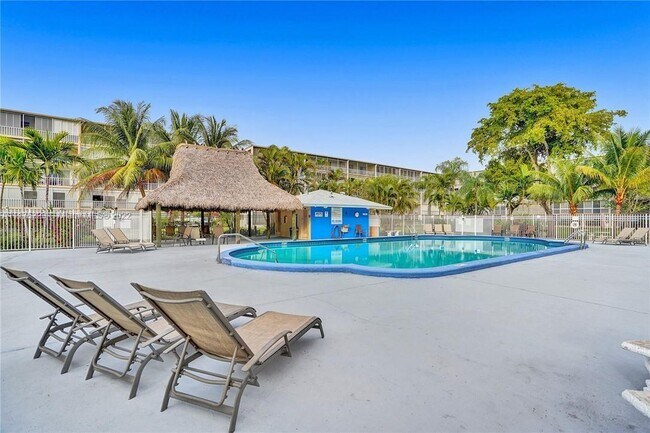 Foto del edificio - 950 Hillcrest Dr