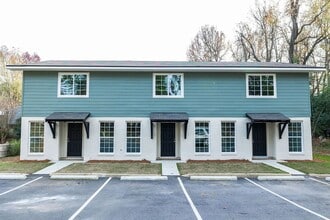 Building Photo - 900 Annalue Dr