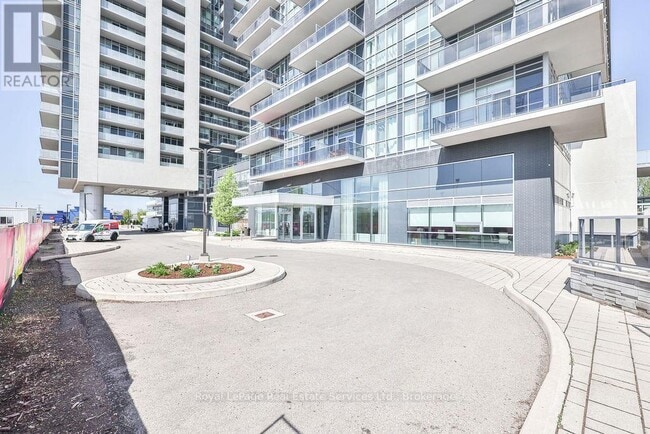 Building Photo - 2093-2093 Fairview St