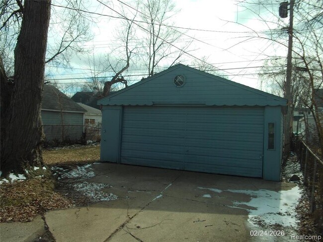 Foto del edificio - 12756 Prospect Ave