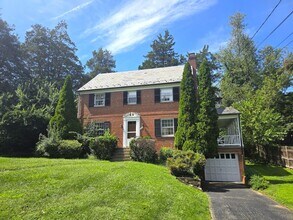 Building Photo - 9422 Locust Hill Rd