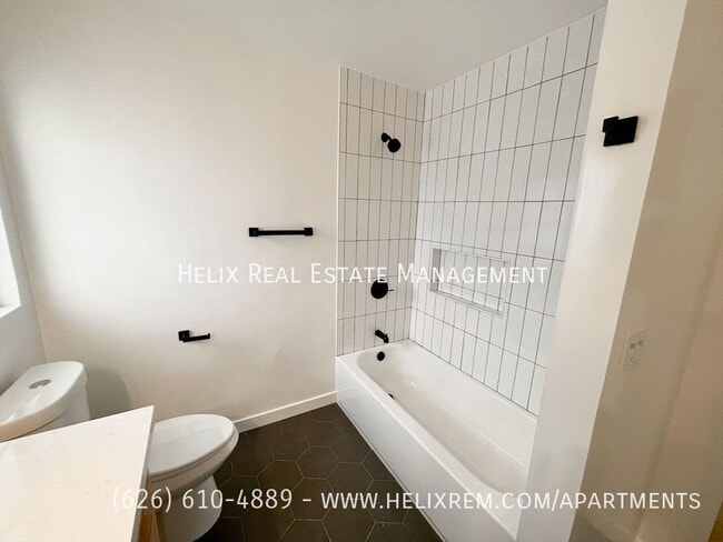 Building Photo - 1313 Huntington Dr