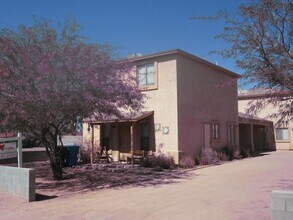 Building Photo - 1110 E Mohave St