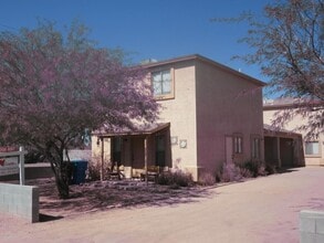 Building Photo - 1110 E Mohave St