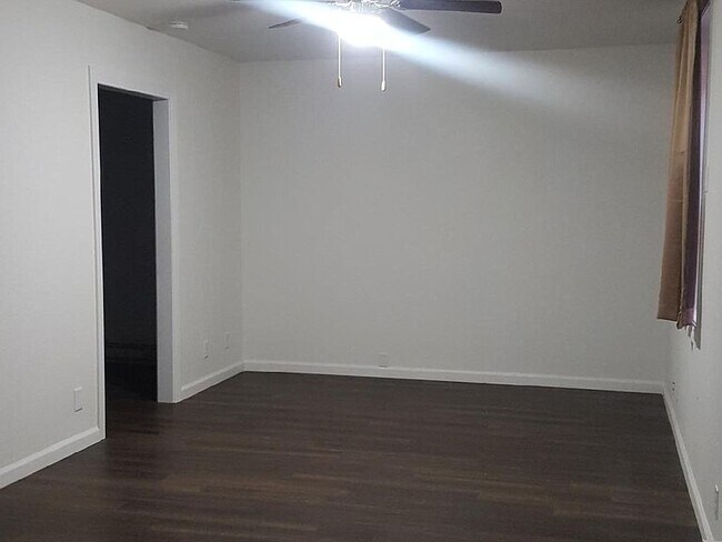 Sala de estar - 1324 2nd St