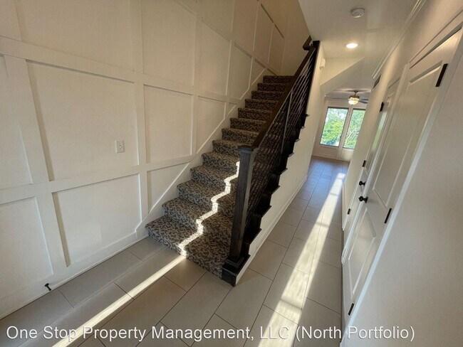 Building Photo - 3 br, 2.5 bath House - 7389 Griffey St.