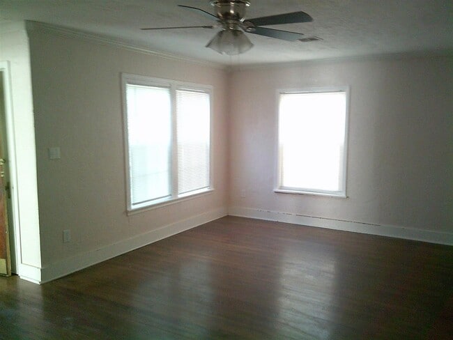 Foto del edificio - 1801 NW Bell Ave