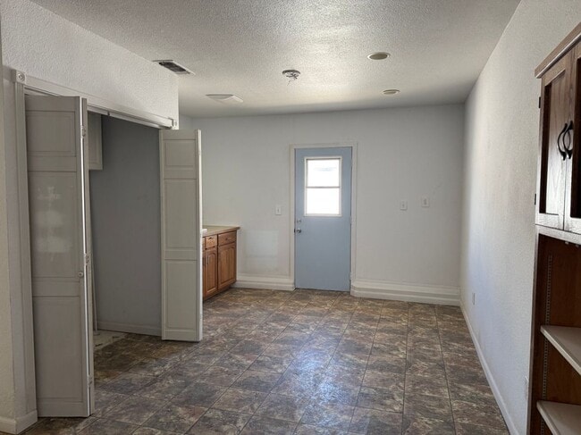 Foto del edificio - 879 Baywood Way