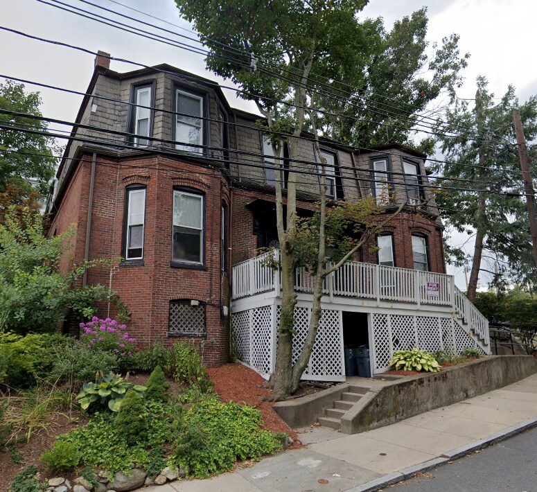 Primary Photo - 38 Newton St