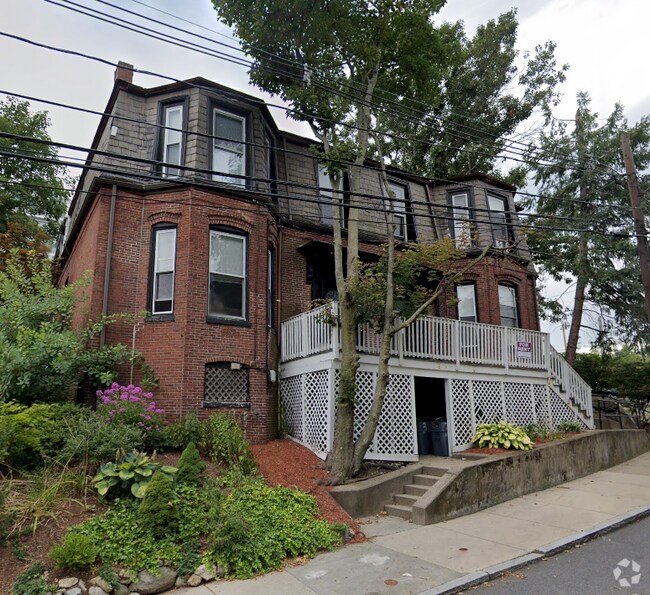 Building Photo - 38 Newton St