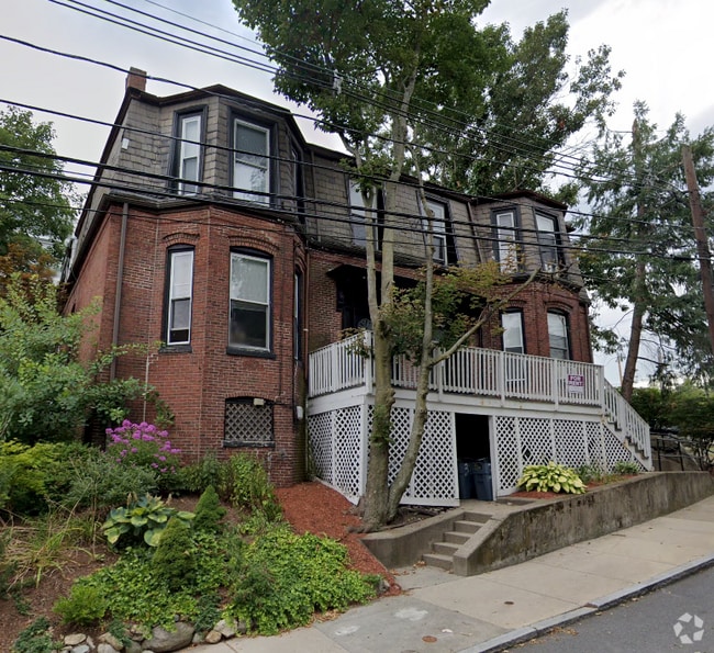 Building Photo - 38 Newton St