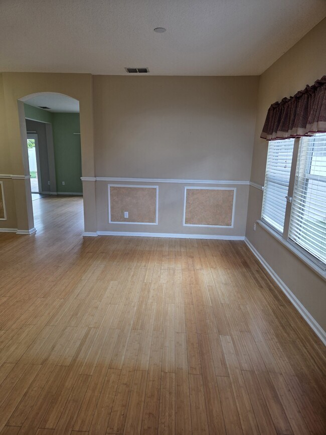 Foto del edificio - 1042 Drakefeather Dr