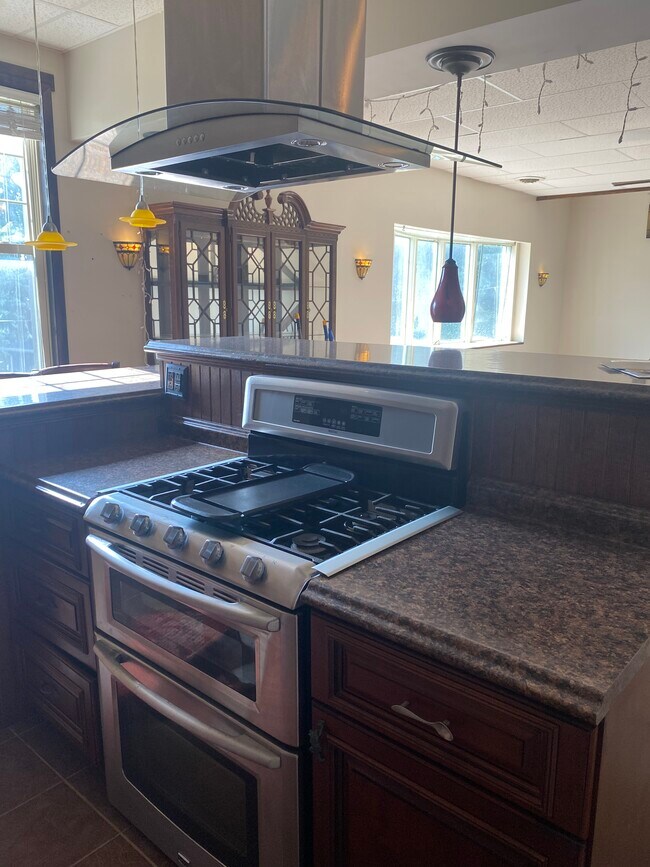 912 Almond St Unit Sidney, Williamsport, PA 17701 Apartments