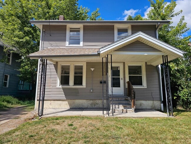 Building Photo - 561 Cole Ave
