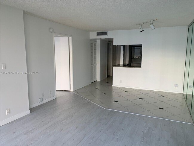 Building Photo - 1865 Brickell Ave