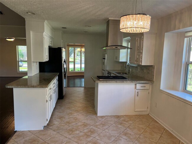 Building Photo - 12014 Westmere Dr