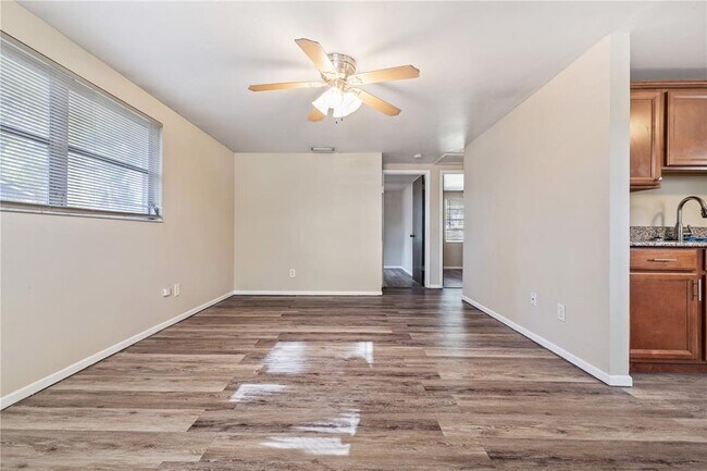 Foto del edificio - 3631 Anderson Ave