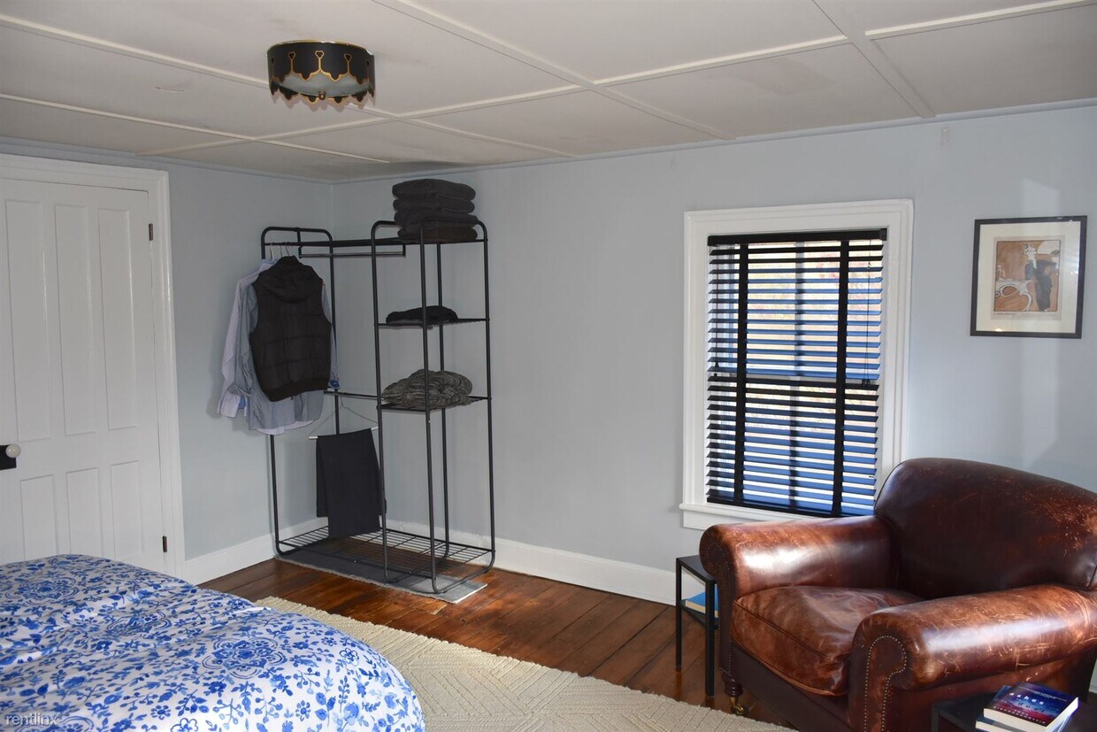 Foto del edificio - 3 br, 1.5 bath House - 384 Church Avenue