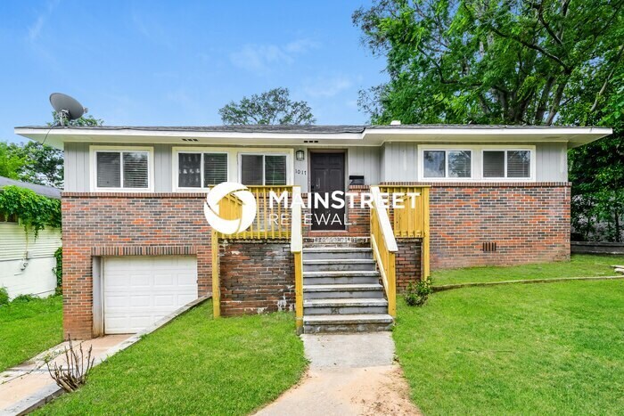 Foto principal - 3 Bedroom Pet-Friendly Home in Birmingham,...