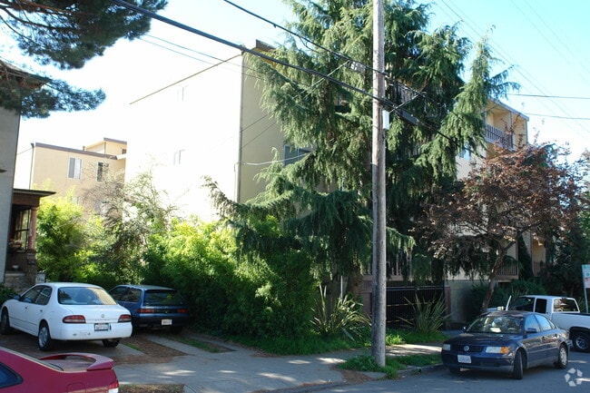 Building Photo - 1920 Francisco LLC