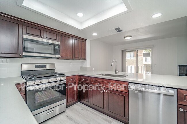 Foto del edificio - 1025 N Tippecanoe Ave