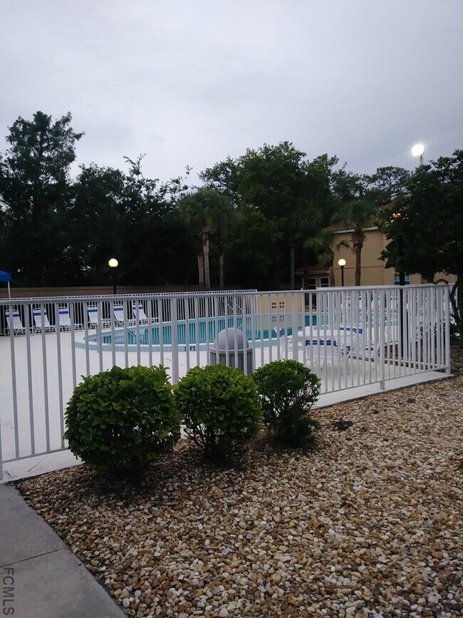 Building Photo - 100 Rivers Edge Ln