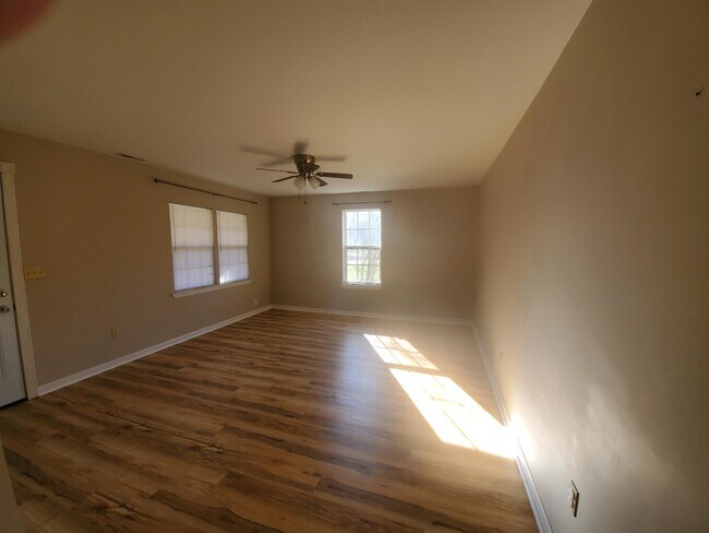 Foto del edificio - 1605 Maden Rd SE