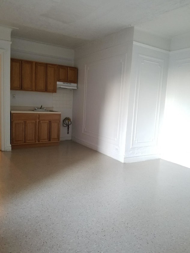 Primary Photo - 721 Walton Ave