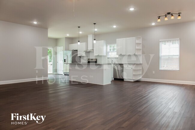 Foto del edificio - 5039 Tuckaseegee Rd