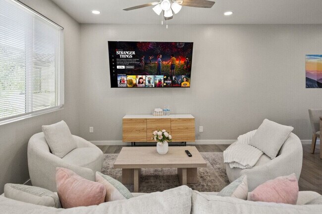 Foto del edificio - 6612 W Paradise Ln